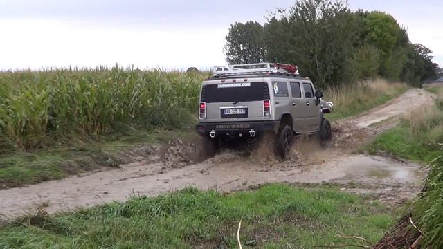 Traversée eau boueuse Hummer H2 RECO HUMMERBOX смотреть онлайн