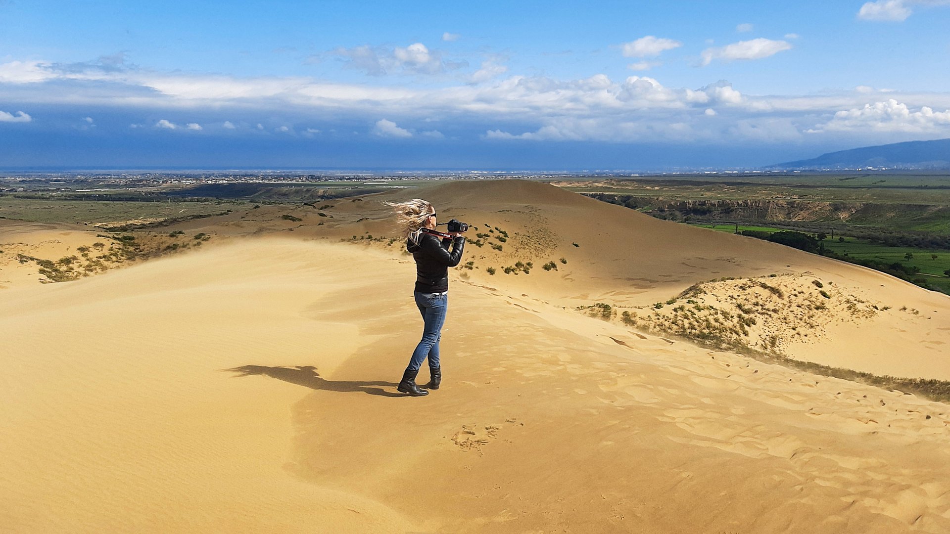 Бархан Сарыкум: уголок настоящей пустыни в горном Дагестане. Экскурсия на вершину песчаной горы смотреть онлайн