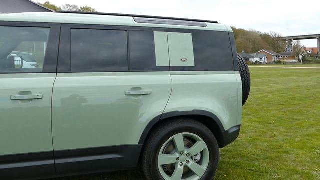 2023 Land Rover Defender 75th Limited Edition Model | WalkAround смотреть онлайн