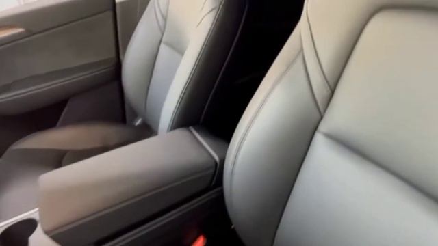 Электро автомобиль Тесла