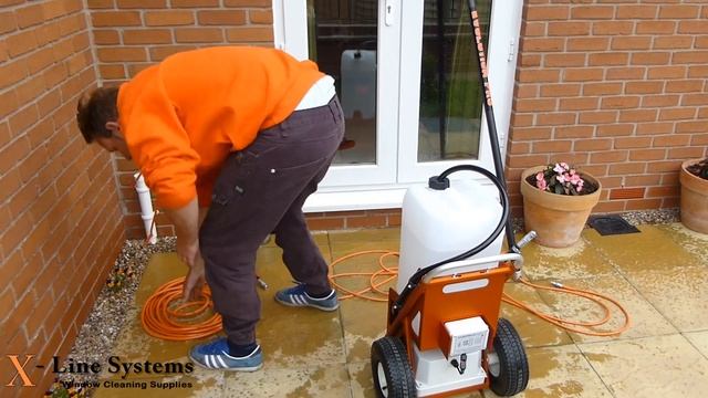 Xline Systems 25ltr 12v Water Fed Trolley System for Window Cleaning with a telescopic pole смотреть онлайн