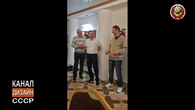 Очень смешно. Одноклассники, встретившиеся после 35 лет выпуска ставят сказку "Волк и 7 козлят" смотреть онлайн