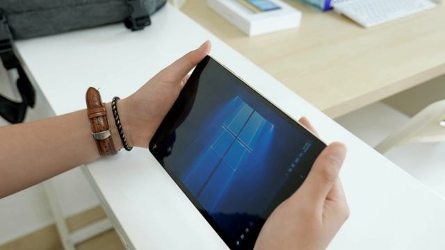「粵語」小米平板 2 windows 10 體驗 смотреть онлайн