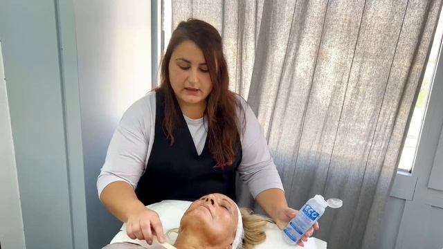 I CONSIGLI DI LAURA - TRATTAMENTO PELLI MATURE смотреть онлайн