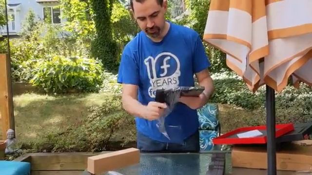 Unboxing Lenovo ThinkPad X1 Carbon Gen 8 with Fedora смотреть онлайн