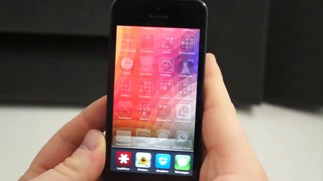 Ubuntu for Phones vs iOS Comparison смотреть онлайн