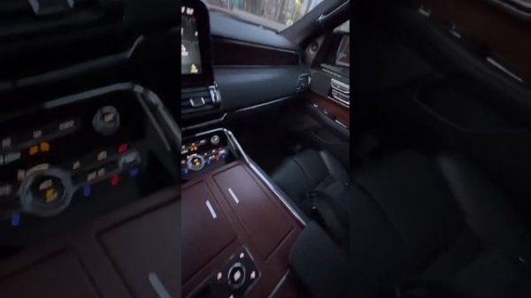 LINCOLN NAVIGATOR интерьер