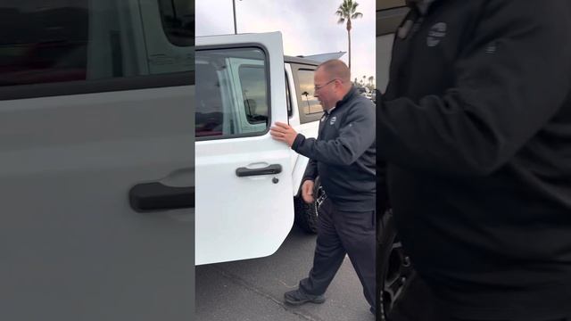 2023 Jeep Wrangler Rubicon смотреть онлайн