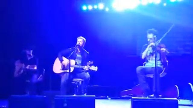 I Hold On - Dierks Bentley смотреть онлайн