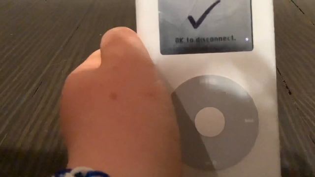 iPod’s Controls (1G-7G Classics) смотреть онлайн