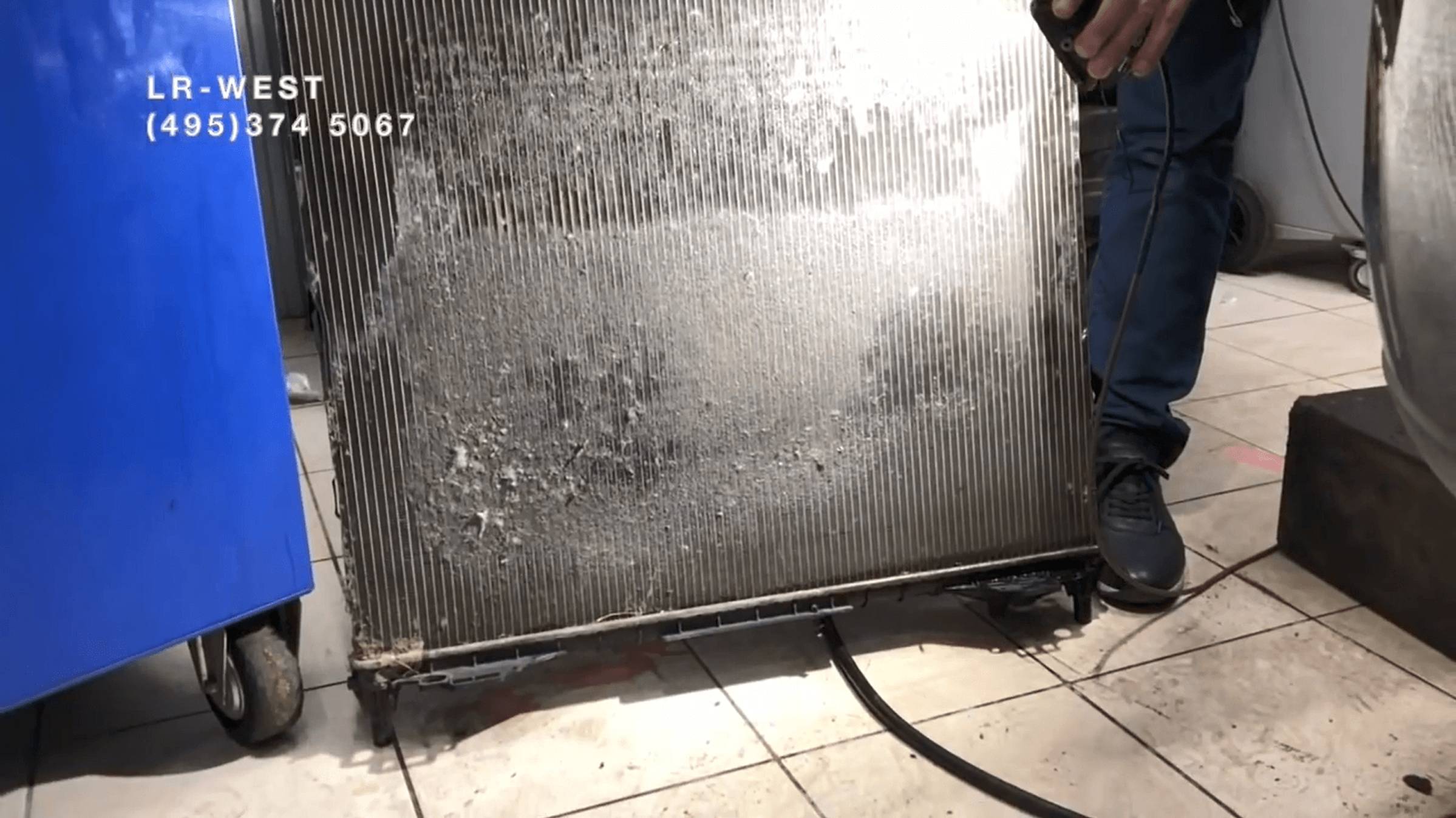 Range Rover 4.4 TDV8. Загрязнение и мойка радиаторов смотреть онлайн