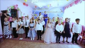 Опустел наш любимый сад.Песня.