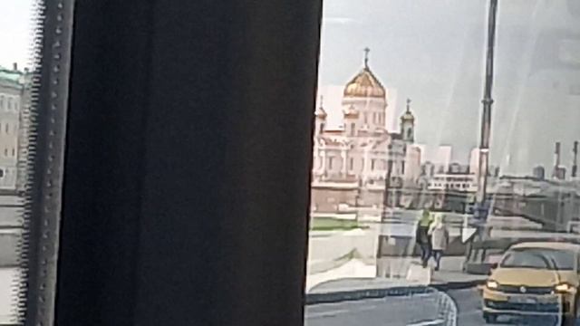 Центр Москвы из окна электробуса. смотреть онлайн