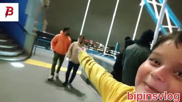 @Risabh Babu Ghum Raha He Apne Papa Ke Sath London Me #khesarilalyadav смотреть онлайн