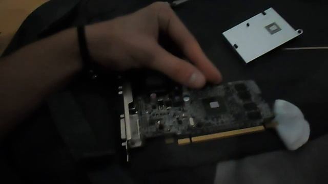 How to clean and change thermal pasta on a video card ATI MSI R5450 смотреть онлайн
