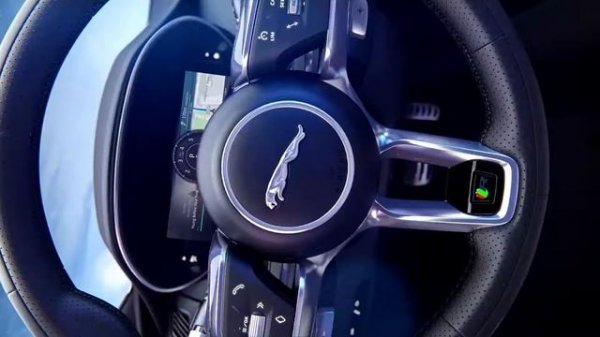 Обзор кроссовера Jaguar E-PACE 2021 года