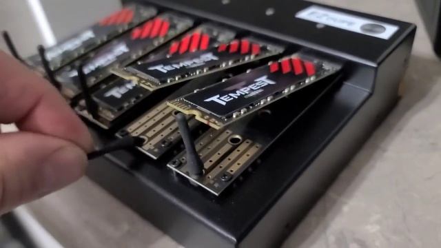 EZ DUPE 1 to 4 M.2 Duplicator DONE! смотреть онлайн