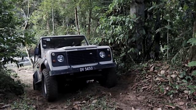 Slow It Down - The Land Rover Owners Club of Malaysia's Off-Road Clinic 2012 смотреть онлайн