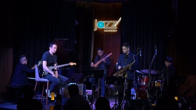 J Street - Live at Lincoln Center Shanghai смотреть онлайн