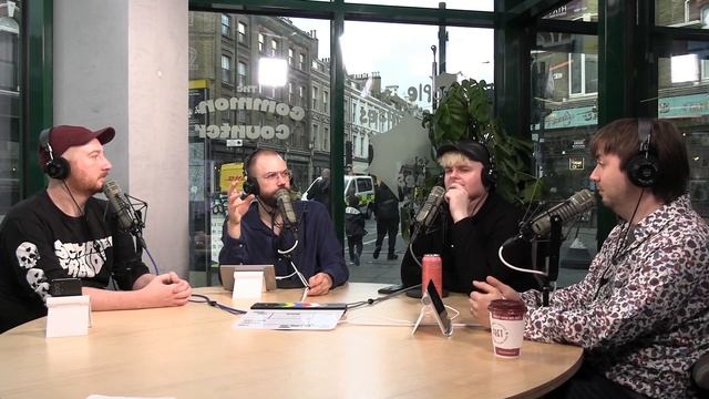 It's, actually, really difficult to finish games | Window Into Glass House смотреть онлайн