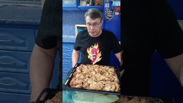 Куриные Крылышки и Картофель запечённые в духовке. смотреть онлайн