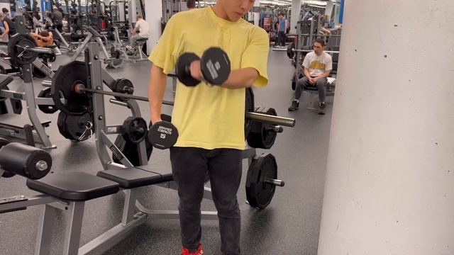 Chest pump at DePaul & What it's like to go through a break up in college #154 смотреть онлайн