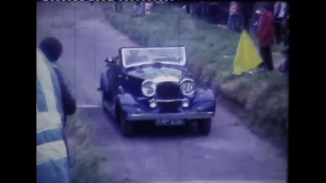 Taking the 4.25 litre Bently down the A3 to Brooklands about 1980 смотреть онлайн