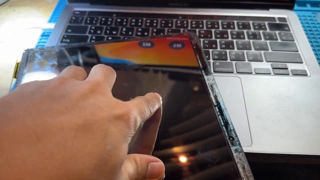 Macbook Pro A2251 เปลี่ยนจอใน By ช่างหนึ่ง Smile IT Service อโศก смотреть онлайн