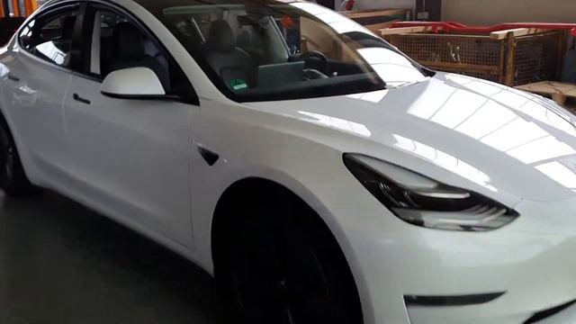 Tesla Model 3 Konzert  Тесла модуль 3 концерт