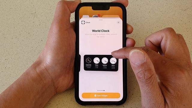 iPhone 13/13 Pro: How to Add a Clock Widget to the Home Screen смотреть онлайн