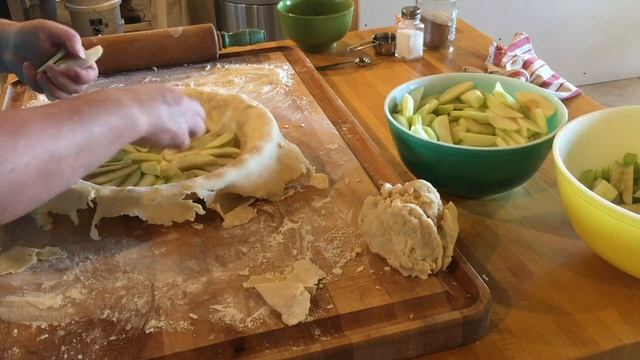 Best Apple Pie Recipe From Scratch Made With Apples and Seven Ingredients You Already Have смотреть онлайн