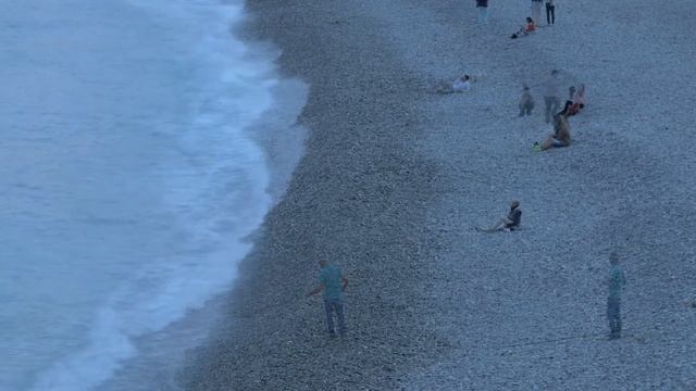 People relaxing on a beach Music Beautiful water смотреть онлайн