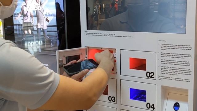 Singapore's First Biometric Charging Kiosk @ VivoCity Singapore смотреть онлайн