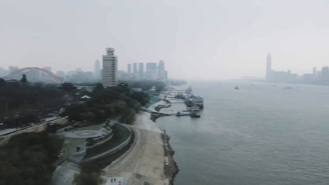 Wuhan,China | iPhone X 4K+ZHIYUN Smooth Q смотреть онлайн