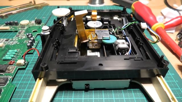 Vintage CD ROM repair смотреть онлайн