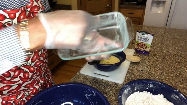 Pouncy's Banana Nut Cranberry Bread смотреть онлайн