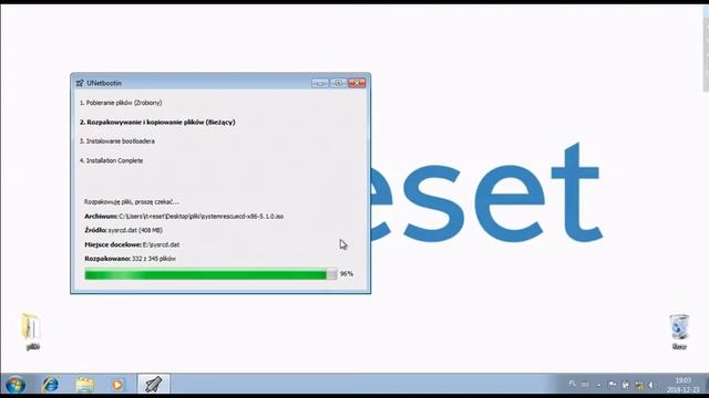 Tworzenie boot-owalnego pendrive'a z UNetbootin / Creating a bootable pendrive with UNetbootin смотреть онлайн