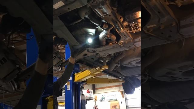 Transaxle Removal/ Time-lapse/ Chrysler Town and Country FWD смотреть онлайн
