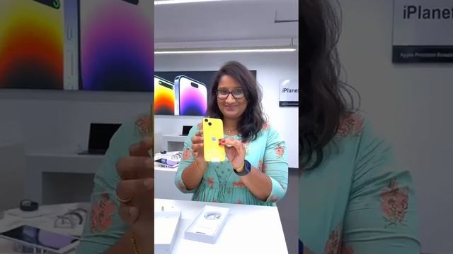iphone 14plus yellow unboxing...... смотреть онлайн