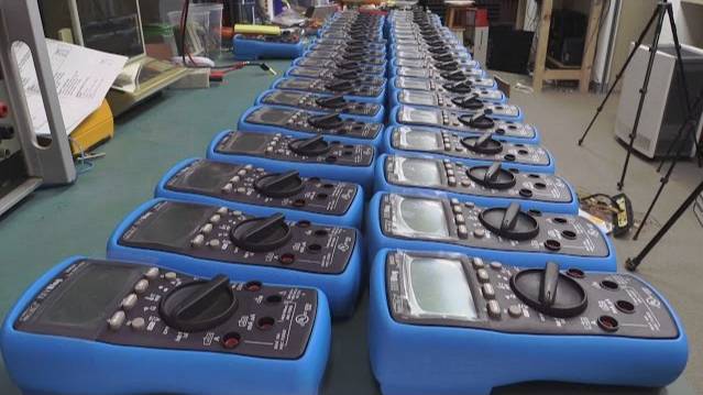 EEVblog #852 - Multimeter Mass Turbulence