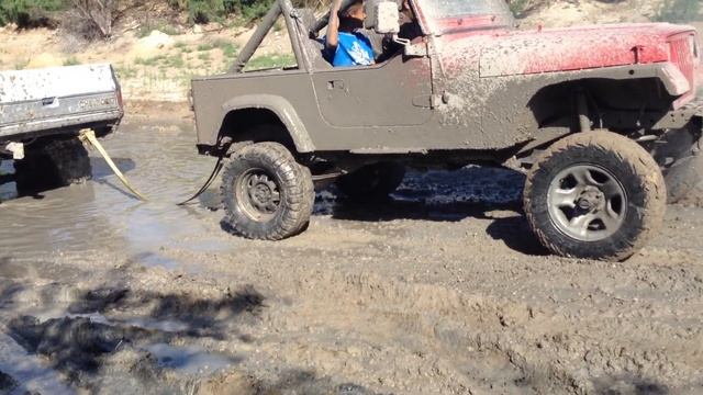 Un jeep cn mushos webos!!! CLUB S.O.S 4X4 Mva,Coahuila! смотреть онлайн