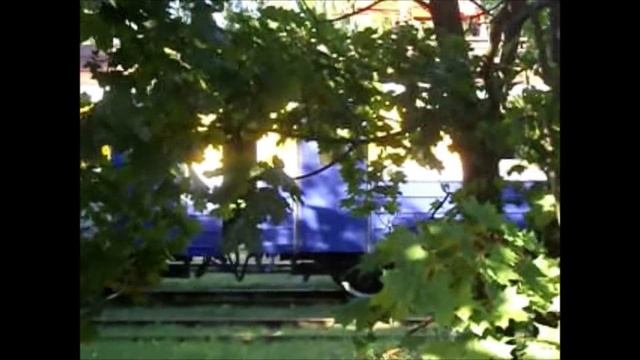 Тепловоз ТГМ4А-1287 и вагоны Эр2т-7115R в депо ''Засулаукс'' Сцепка электропоезда Эр2т-7115R смотреть онлайн