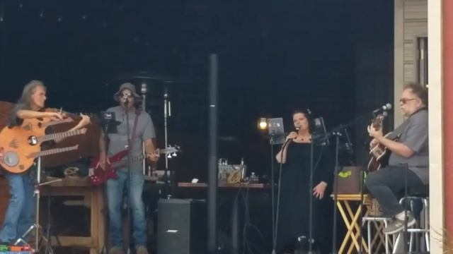 Fleetwood Macs Sara.. by So Diverse смотреть онлайн