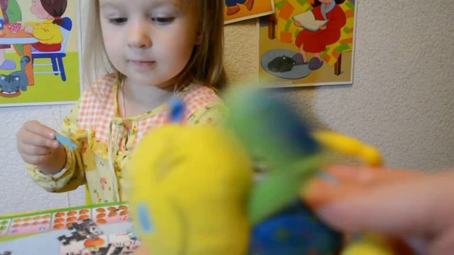 Детское видео 16. Вика собирает внедорожник, но пока неудачно, сложно. children's videos 16. смотреть онлайн