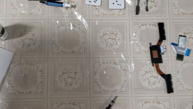 Lenovo Flex 14 Unassembled (checking for water damage) смотреть онлайн