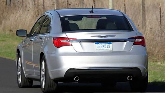 Chrysler 200 Sedan Exterior & Interior смотреть онлайн