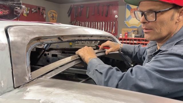 Rear window fabrication | 1959 Jaguar смотреть онлайн