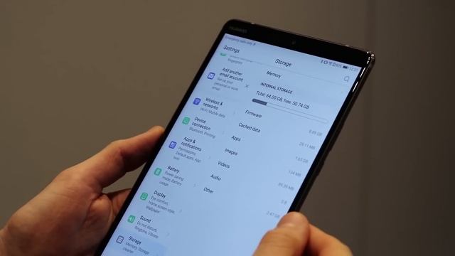 Huawei MediaPad M5 and M5 Pro hands-on - MWC 2018 смотреть онлайн
