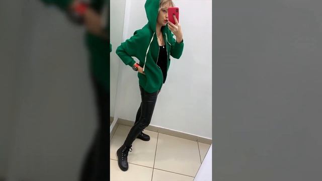 Зеленый свитшот с капюшоном смотреть онлайн