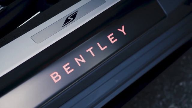 2023 Bentley Continental GTC S смотреть онлайн